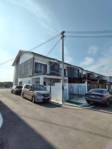 Genting Indahpura Kulai 2 storey end lot house rent 1