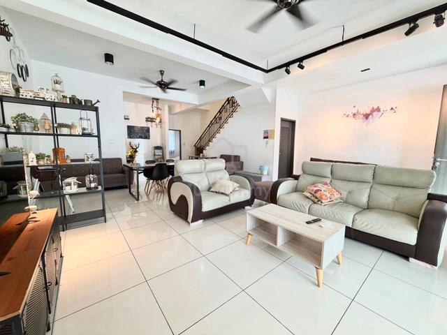 Renovated 2 Storey Jalan Glenmarie Taman JP Perdana 1