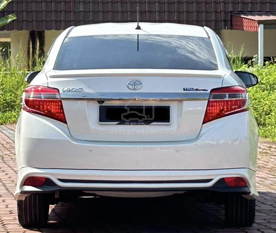 2017 Toyota VIOS 1.5 TRD SPORTIVO FACELIFT (A) - 4