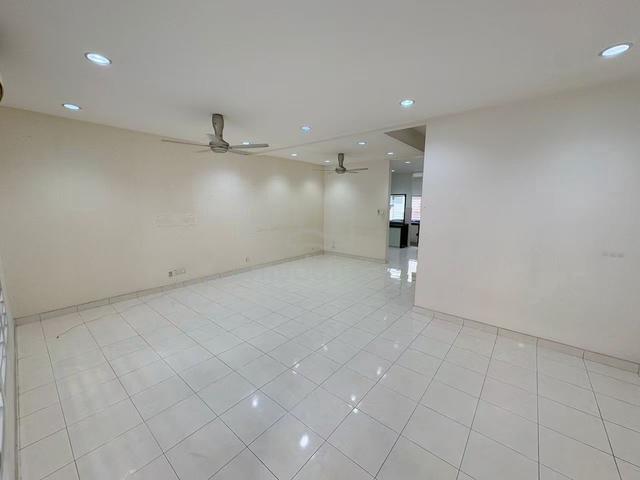 Bandar Puteri Double Storey House For Rent 1