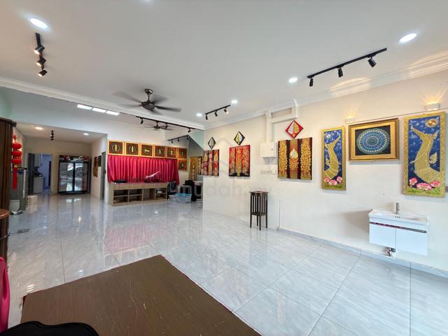 Bandar Uda Utama Facing mainroad Double Storey Shoplot For Sale 1
