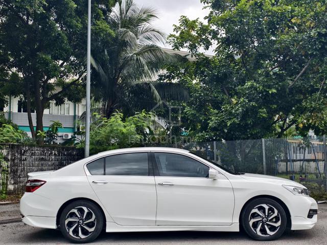 \Honda ACCORD 2.0 VTi-L L/T P.STRT R.CMR ELTRC.LTR - 5