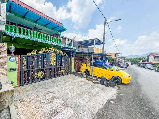 Freehold RENOVATED Double Storey Jalan Jelok Taman Kajang Baru, Kajang 1