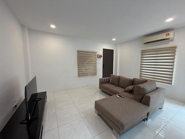Stutong D Everglades Townhouse 1