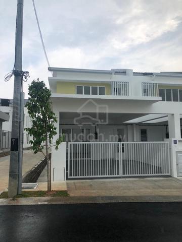 Tiara Sendayan Seremban Double Storey House End lot 1