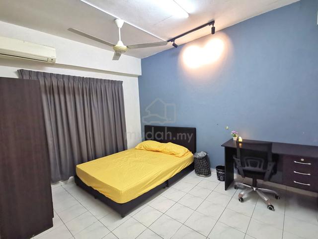 FREE 1 MONTH Walk LRT Female Medium Room Near IMU Columbia Stadium 1