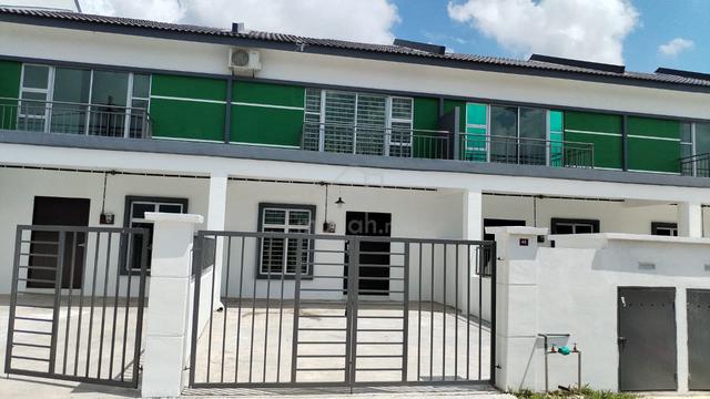 4 Bedroom Fully Furnished 2 Storey House Taman Scientex Durian Tunggal 1