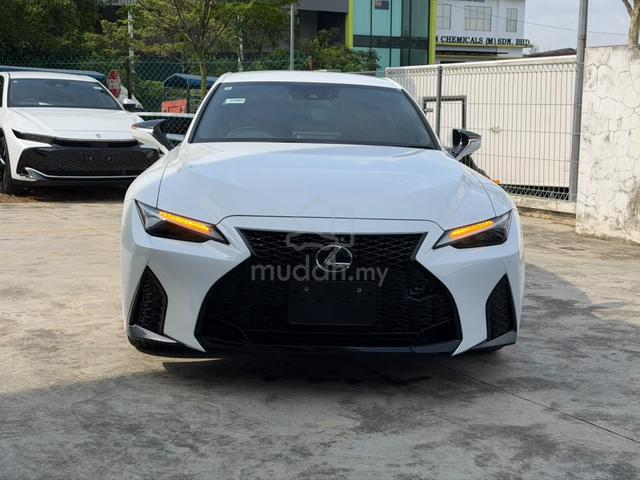 2022 Lexus IS 300 2.0 F Sport RED INT. 5A 33K KM - 3