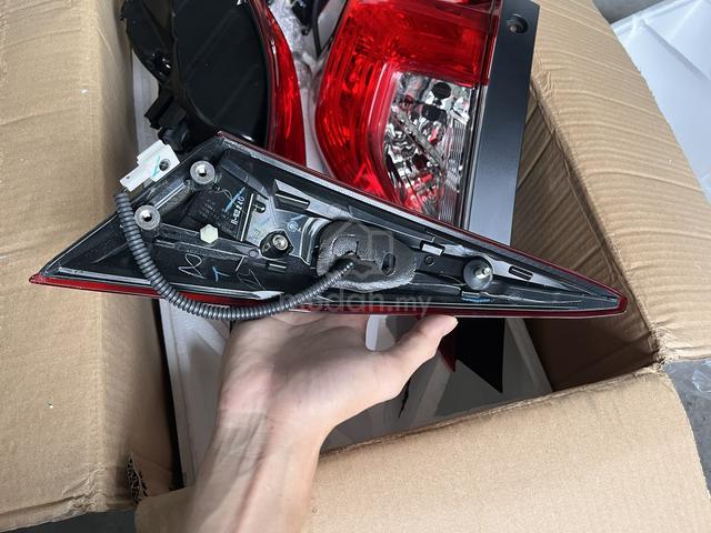 Honda Civic FC Taillamp Set (Like New) - photo 5 of 6