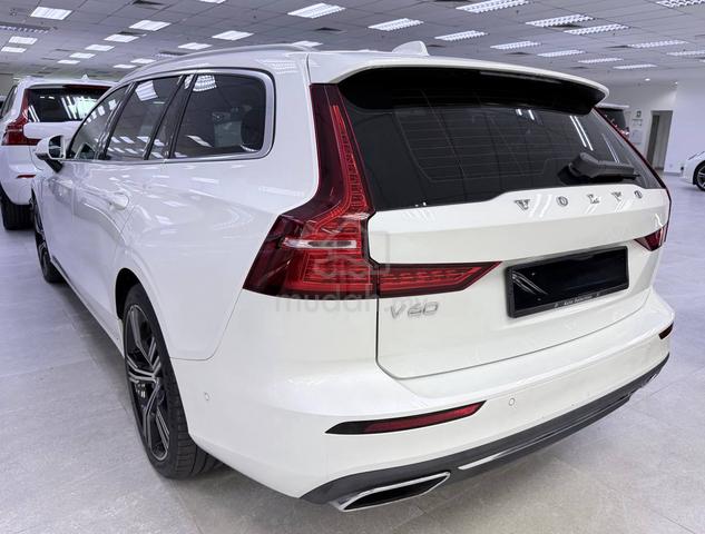 2022 Volvo V60 Recharge T8 Inscription - 5