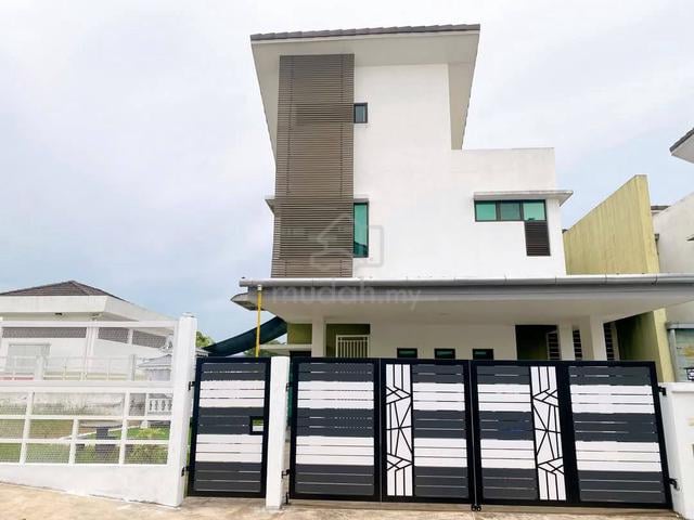 {Fully Furnished} Double Storey Semi-D HouseSungai Ramal Dalam,Kajang 1