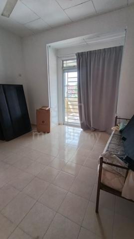 Medium Cost Corner Double Storey House @ Taman Sri Kluang For Rent 1