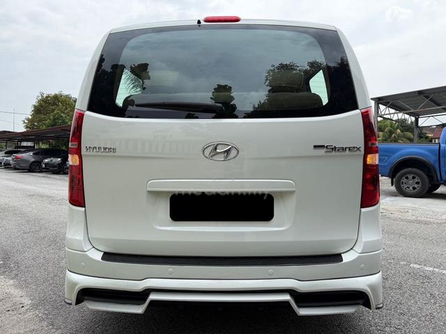 Hyundai GRAND STAREX 2.5 EXECUTIVE PLUS LEATHER S - 3