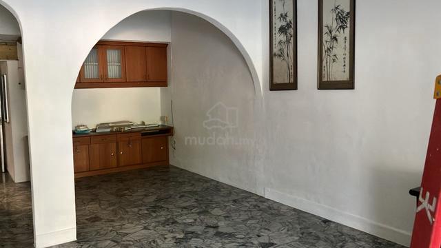 Single Storey Terrace, Jelutong, Heng Ee School 1
