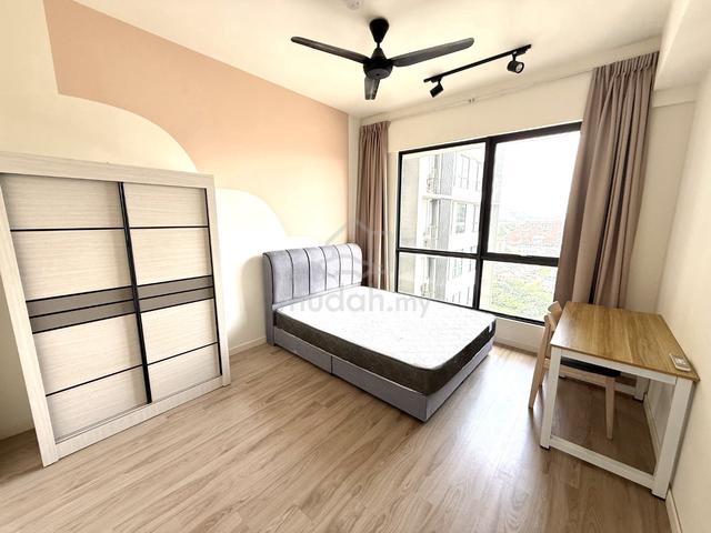 3 Min Walk MRT! Fully Furnished Big Middle Room, EMERALD 9, CHERAS! 1