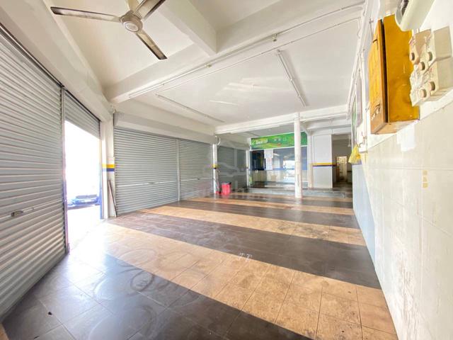 CORNER UNIT GROUND FLOOR 2 STOREY SHOP LOT FOR RENT@Cheras 1