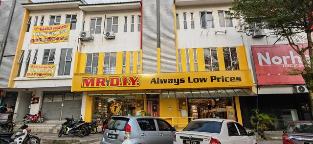 Aman Putri ( Sg BUloh ) shop to let 1