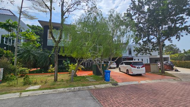 2 Sty Bungalow Setia Eco Park with Lake View 1