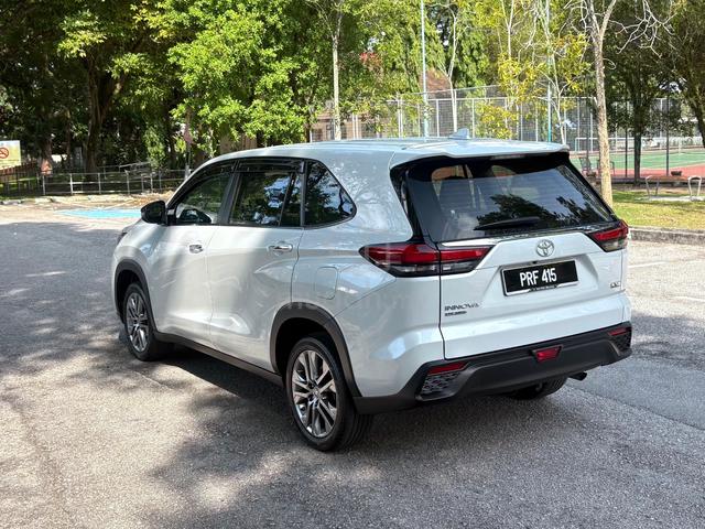 2024 Toyota INNOVA ZENIX V Toyota Full Service 21K - 2
