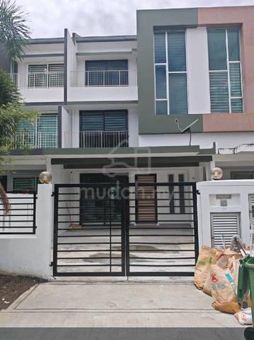 3 storey terrace house, at Bandar Botanik Klang, Freehold, Near Lake 1
