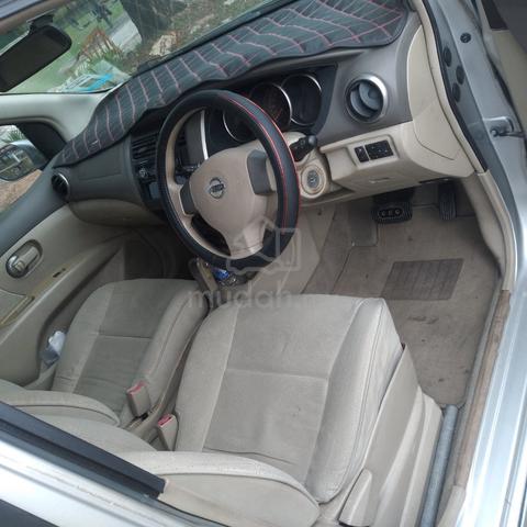 2011 Nissan GRAND LIVINA 1.6 IMPUL (M) - 2