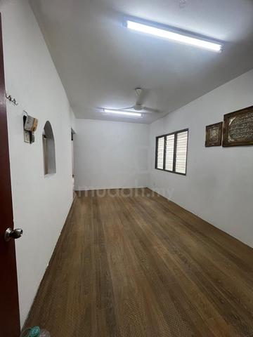 Pangsapuri Seroja (Puchong Indah) 1