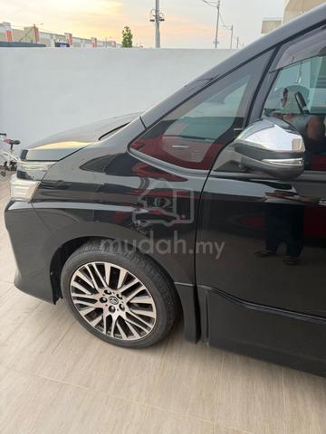 2016 Toyota VOXY 2.0 ZS (A) - 2