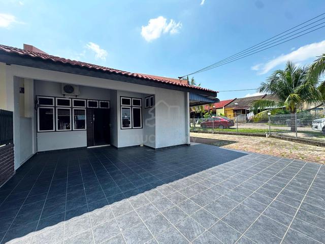 Taman Daya Single Storey Corner Lot House 1