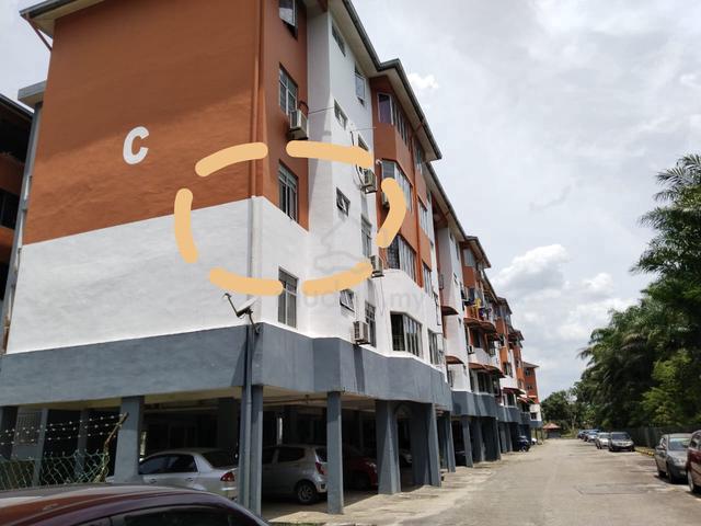 Sri Putra Apartment 1
