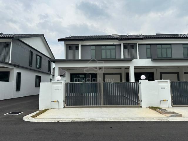 Gated & Guarded Double Storey House | 4 Bedrooms | 3 Bathrooms 1