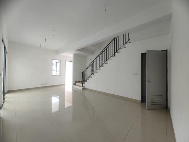Brand New Convenient Location 2 Sty Laile@Kota Bayuemas Port Klang 1