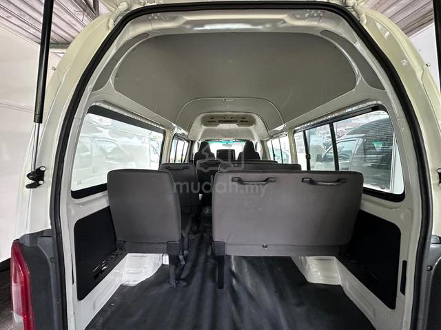 Toyota Hiace 2.7 WIndow Van 2010/2011 - 5