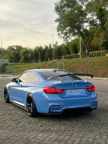 Bmw M4 (Yas Marina Blue) 2015 - 3