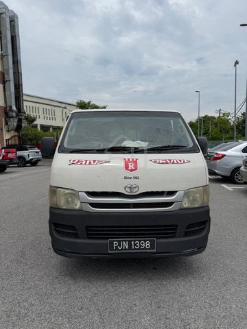 2010 Toyota HIACE 2.5 KDH202R FACELIFT (M) - 2