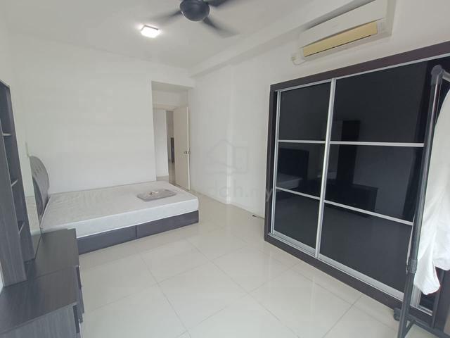 Nusa idaman 8 master room only for rent gng security near Bukit indah 1
