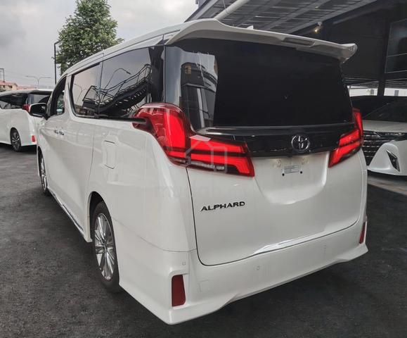 5A,35k km,S/roof2021 Toyota ALPHARD 2.5 TYPE GOLD - 3