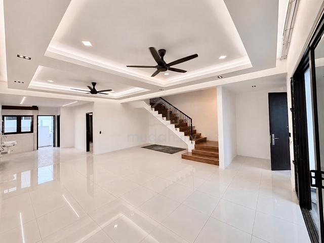 [PREMIUM] 2-Storey Serenia Anisa near Kota Warisan Sepang 1