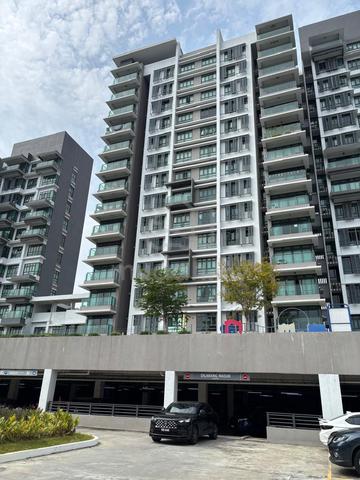 Aura Residence 1