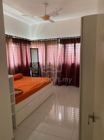 Mirage by the Lake ,3 bedroom Fully Furnished with balcony, Cyberjaya