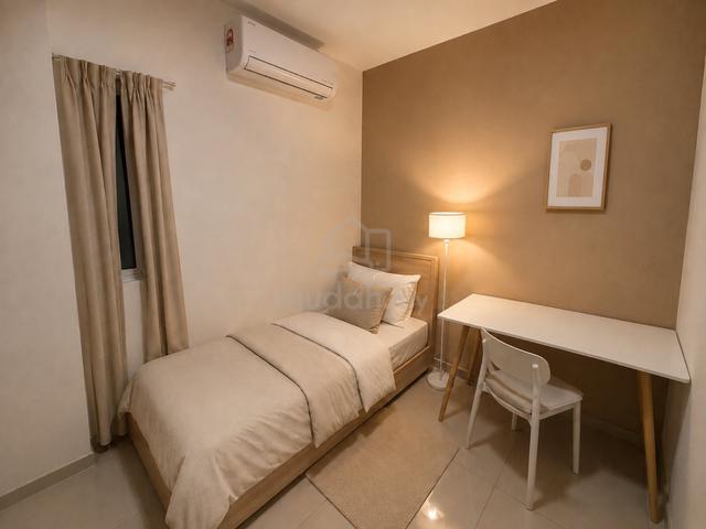 Live in Solaris Dutamas! Small Room for rent 🏠🔥 1