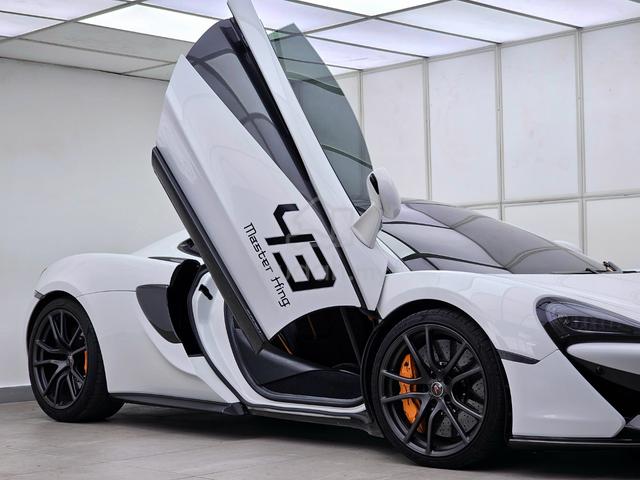 2018 Mclaren 570 3.8 GT HIGH SPEC OPTIONS - 3