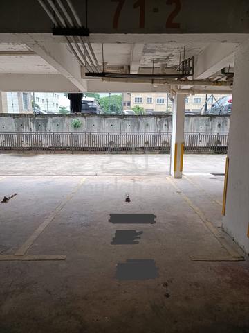 Parking Berbumbung LRT Cheras 1