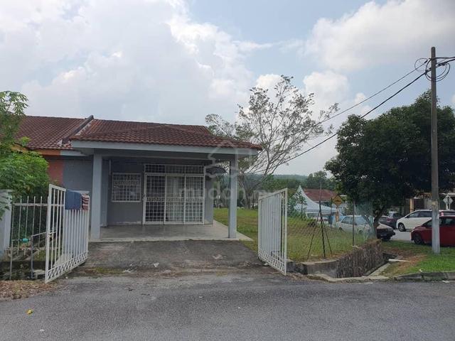BEAUTIFUL CORNER LOT Single Storey for Sale Taman Arowana Seremban 2 1