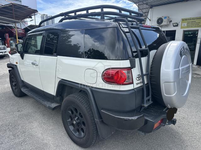 2013 Toyota FJ 4.0 CRUISER (A) - 5