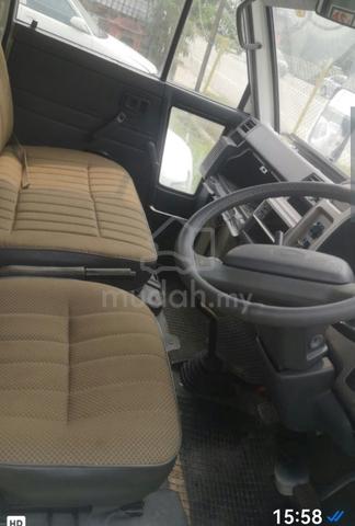 Daihatsu Delta V58 - photo 3 of 6