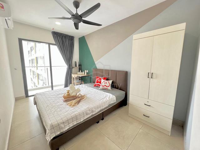 Medium room with balcony for rent at DK Impian @ Shah Alam 1