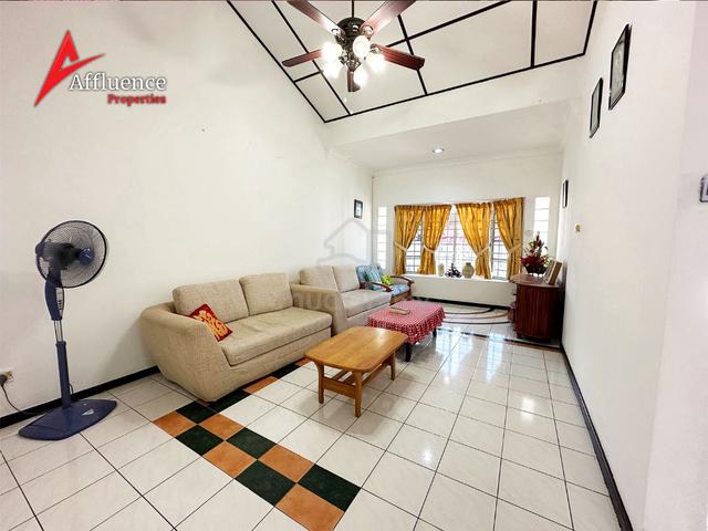 One and half Storey Terrace Intermediate House at Tabuan Height 1