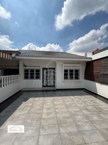Fully Renovated!! 22x65 4R2B Taman Melawis 1Sty House Klang 1