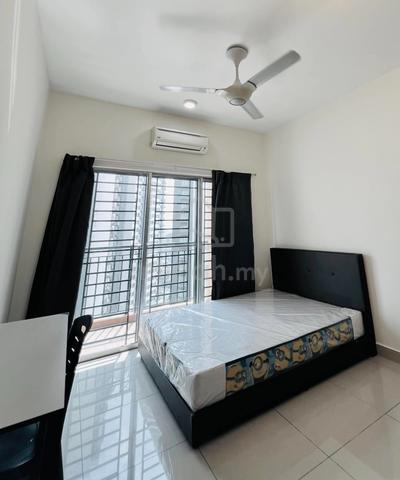 Balcony Room For Rent, OUG Parklane 1