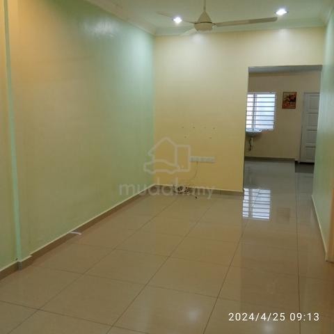 Terrace house for rent at Padang Tembak KKB 1